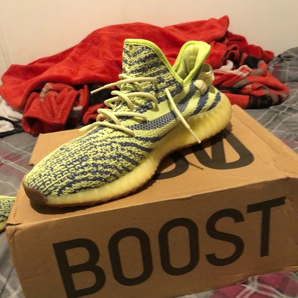 YEEZY 350 V2 “FROZEN YELLOW” *GREAT CONDITION*